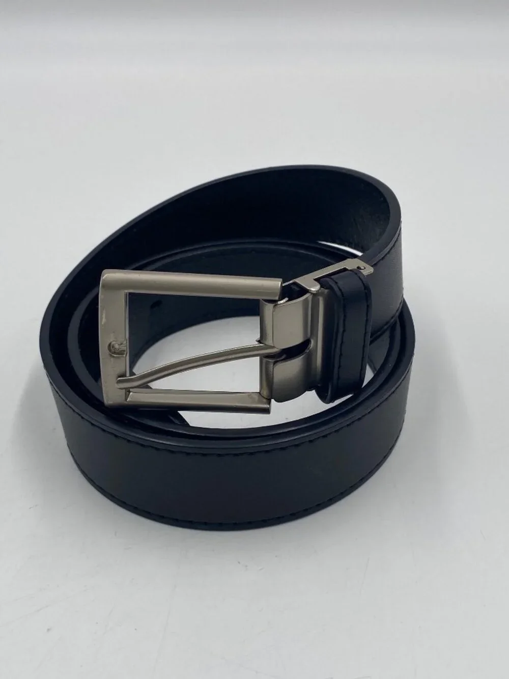 OOBE Black Leather Belt Size Small 1.25